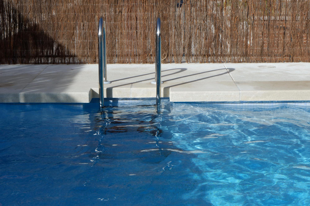 Tips & Signs for Finding Pool Leaks