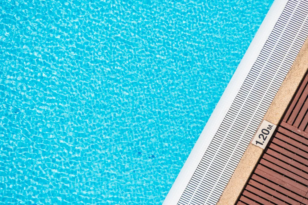 Best Pool Resurfacing Materials for Jacksonville: Plaster vs. Pebble vs. Quartz
